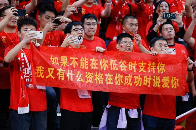 精选双色球推荐：陈元中一等925万 万人王擒216万